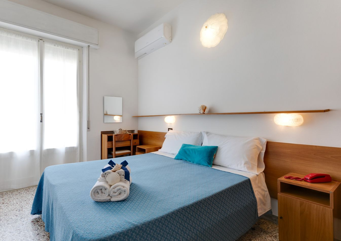 media.camera-vista-mare-2