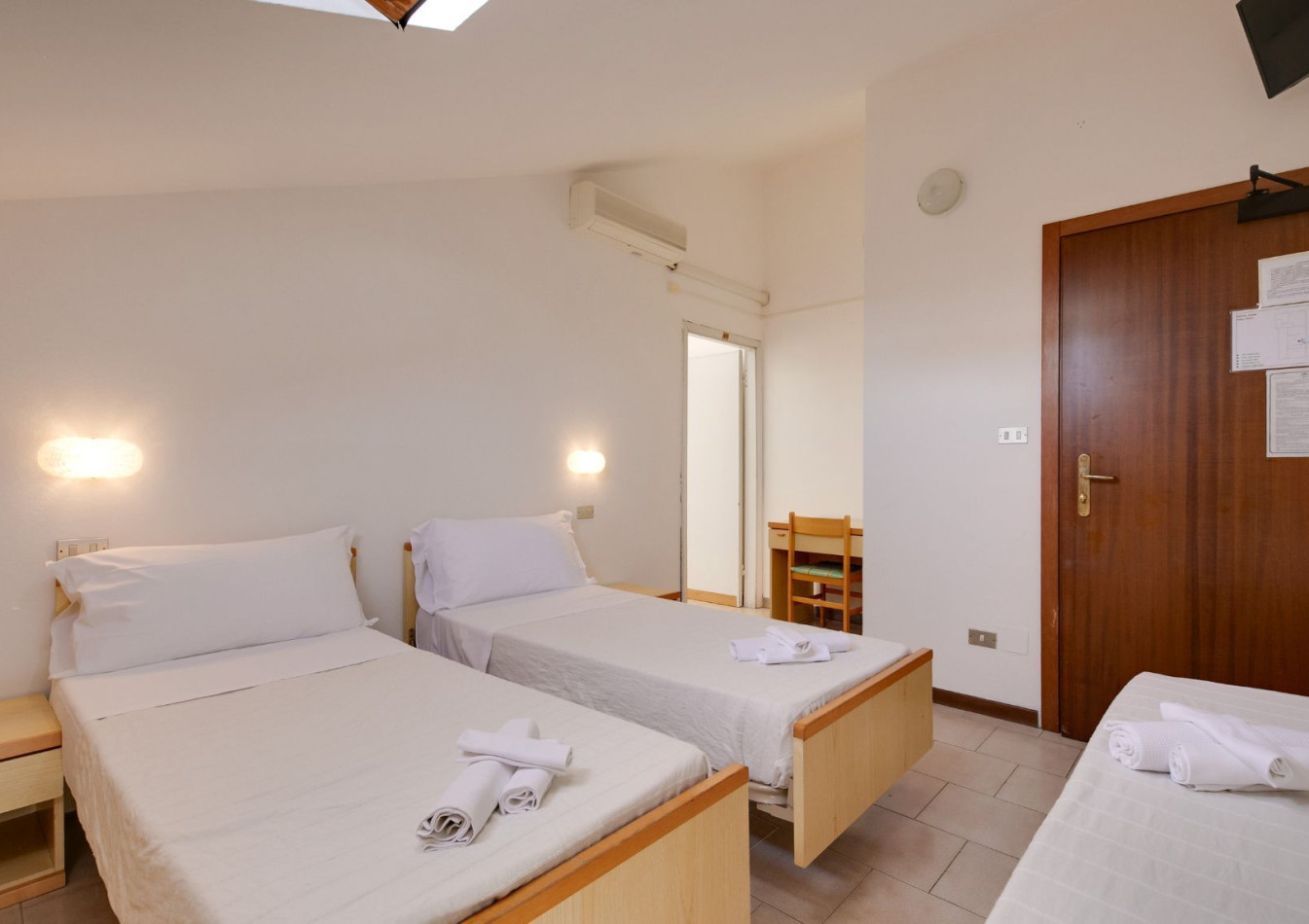 media.camere-attico-05