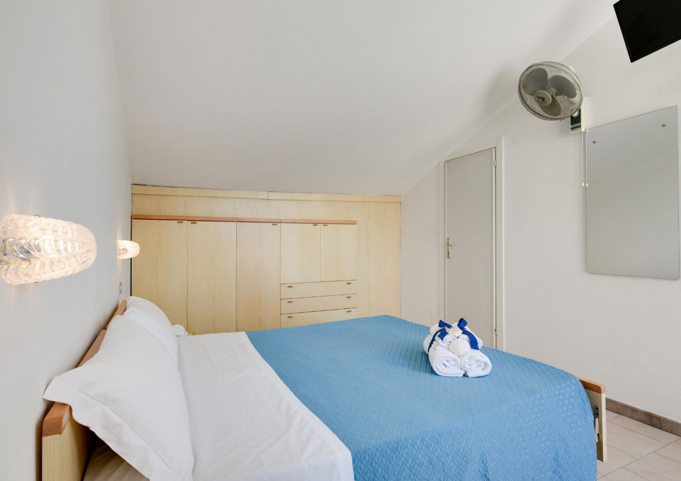 media.camere-attico-06